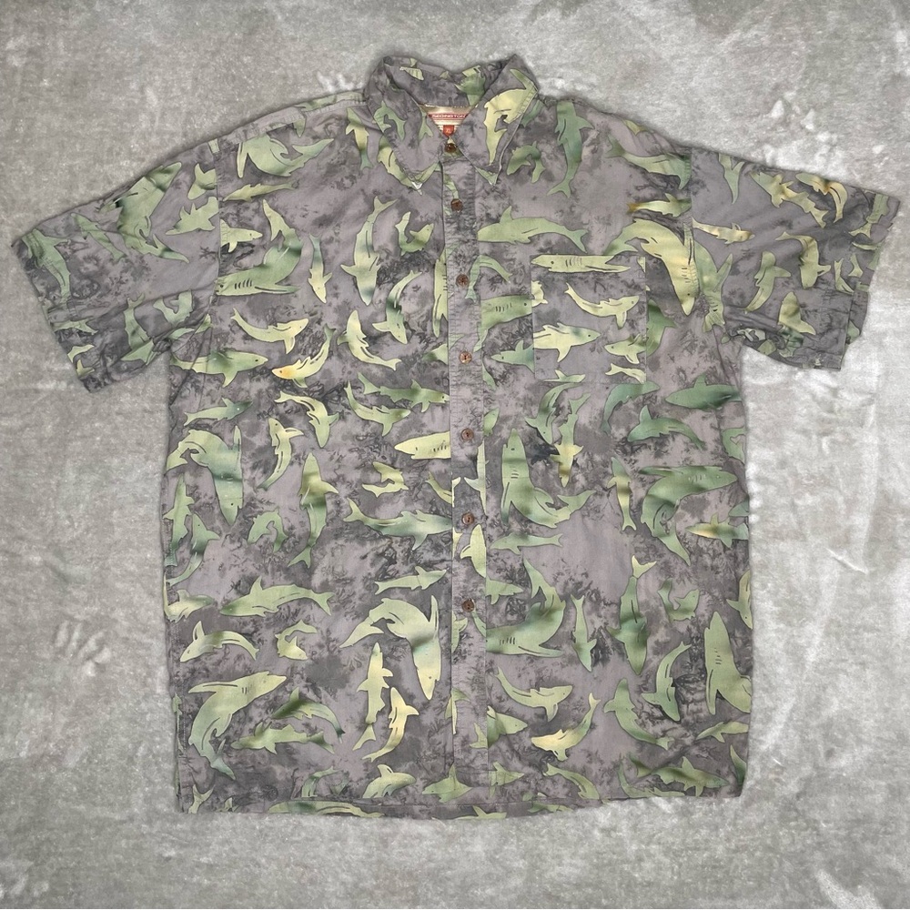 Redington Men's Size XL Gray Green Shark Print Fishing Shirt Outdoor Casual